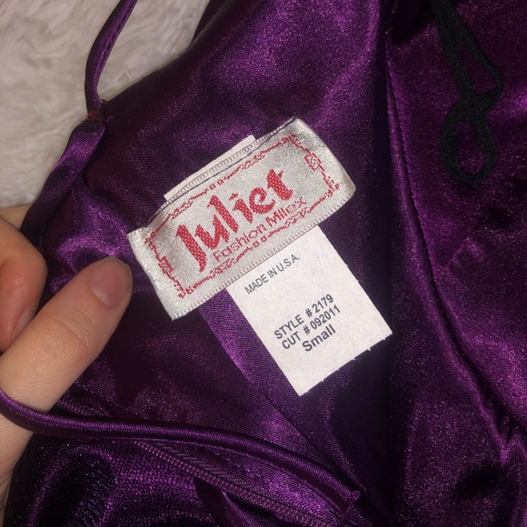 Beautiful purple dress - Picture 4 of 4